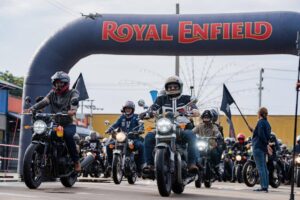 การเดินทางของไอเชอร์ มอเตอร์ ตั้งแต่พลบค่ำจนถึงรุ่งสาง