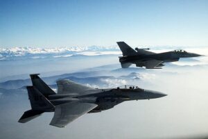 แผนสันติภาพใน 2 สมรภูมิจะเป็นไปได้หรือไม่ 2 fighter jets 1008 340